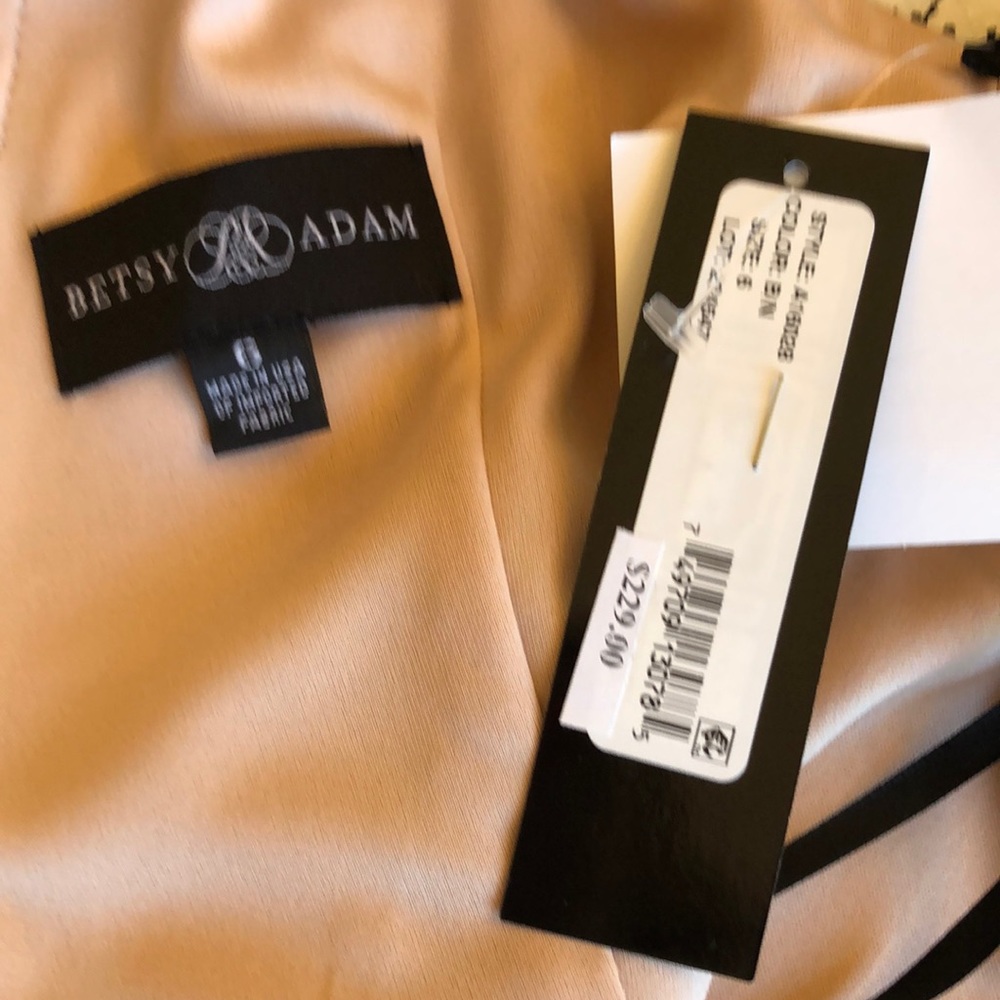 Betsy & Adam 👗Dress👗 - Picture 6 of 8